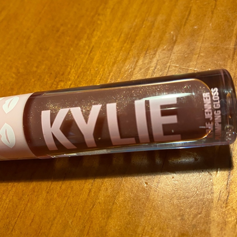 Kylie Jenner Plumping Gloss 💋 - Picture 5 of 10